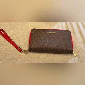 Michael Kors wallet (matching purse in separate listing)